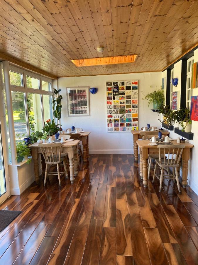 Quay Lodge Westport Extérieur photo